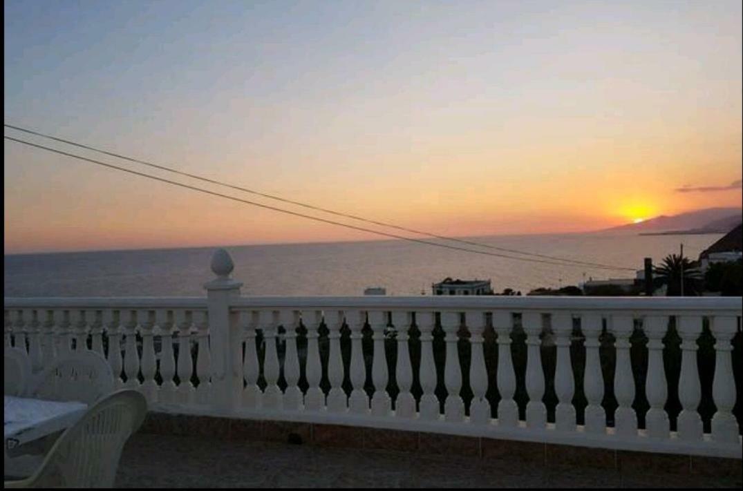 Vistas Al Mar Villa Adra Eksteriør billede
